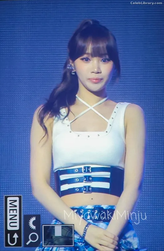 Kim Chaewon 김채원 [Le Sserafim] photo 5 of 2310