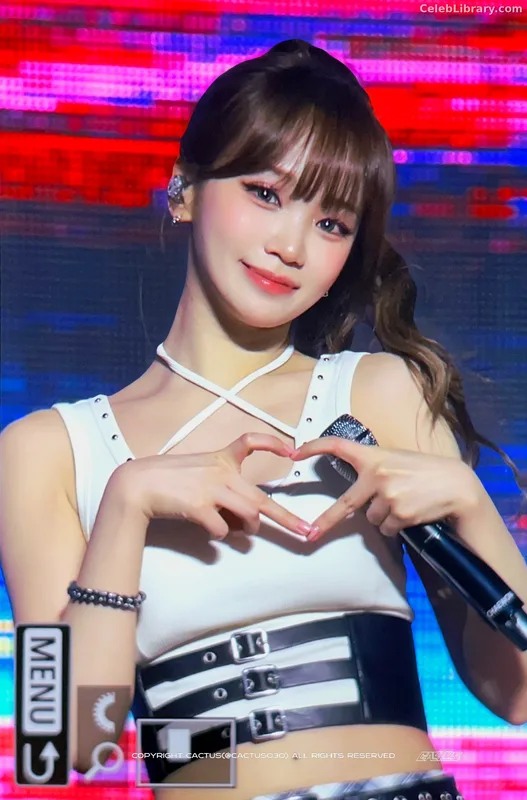 Kim Chaewon 김채원 [Le Sserafim] photo 8 of 2310