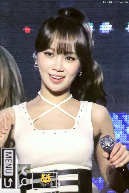 Kim Chaewon 김채원 [Le Sserafim] photo 14 of 2310