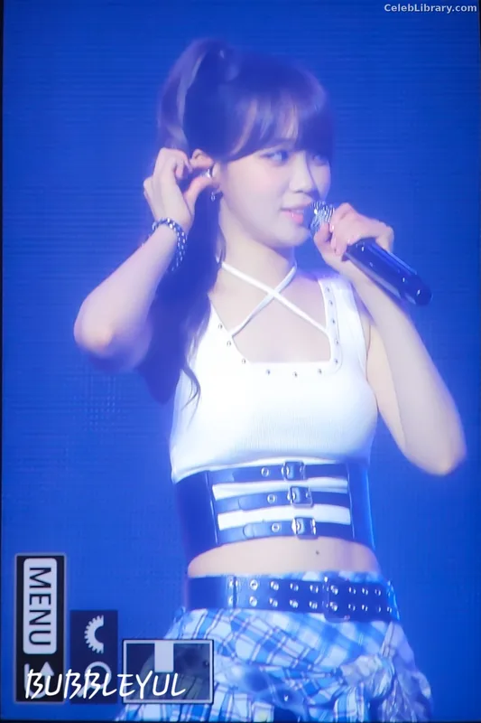 Kim Chaewon 김채원 [Le Sserafim] photo 17 of 2310