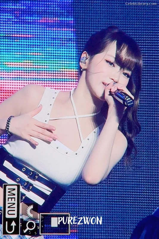 Kim Chaewon 김채원 [Le Sserafim] photo 20 of 2310