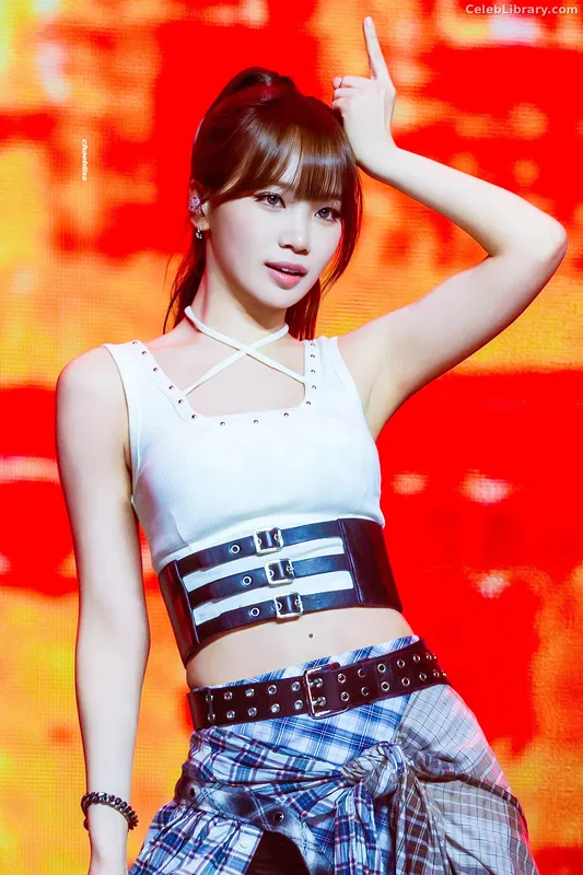 Kim Chaewon 김채원 [Le Sserafim] photo 6 of 2310