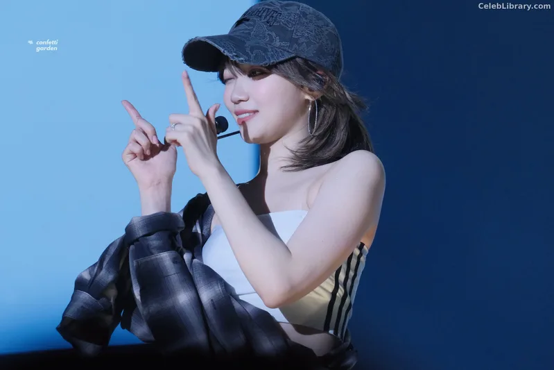 Kim Chaewon 김채원 [Le Sserafim] photo 9 of 2310