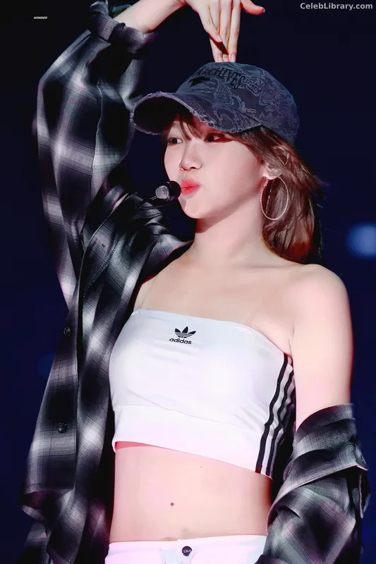 Kim Chaewon 김채원 [Le Sserafim] photo 14 of 2310
