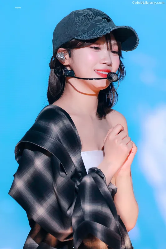 Kim Chaewon 김채원 [Le Sserafim] photo 16 of 2310