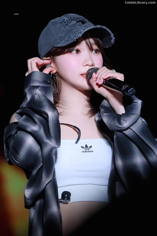 Kim Chaewon 김채원 [Le Sserafim] photo 17 of 2310