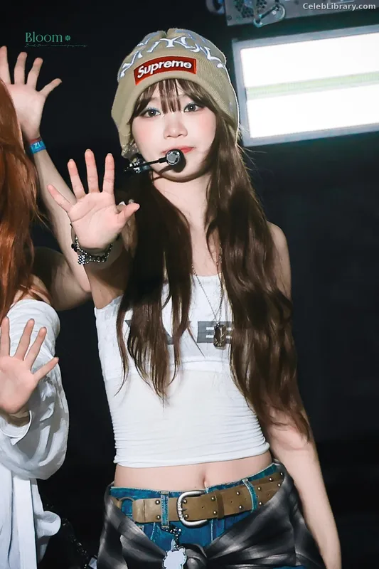 Kim Chaewon 김채원 [Le Sserafim] photo 1 of 2310