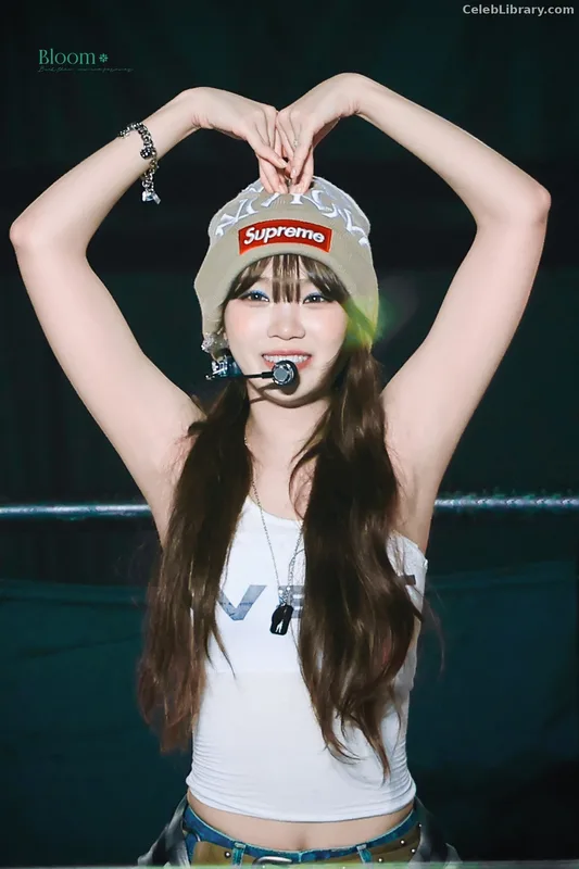 Kim Chaewon 김채원 [Le Sserafim] photo 2 of 2310