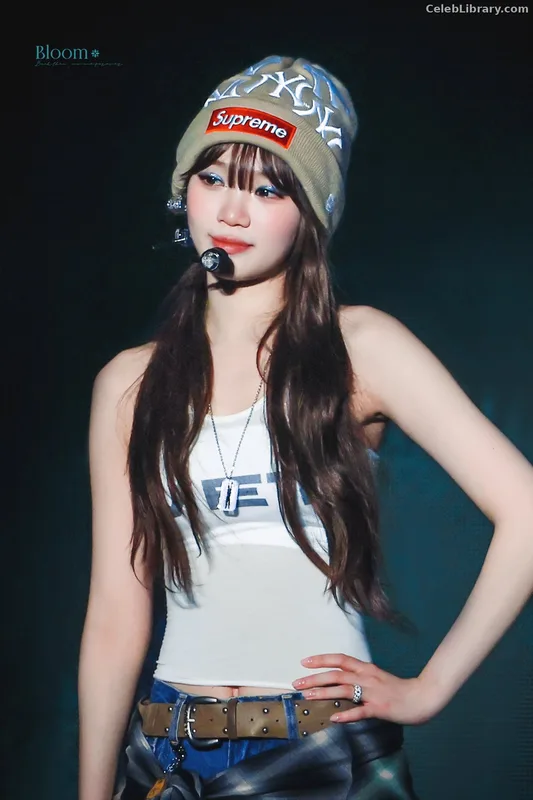 Kim Chaewon 김채원 [Le Sserafim] photo 8 of 2310