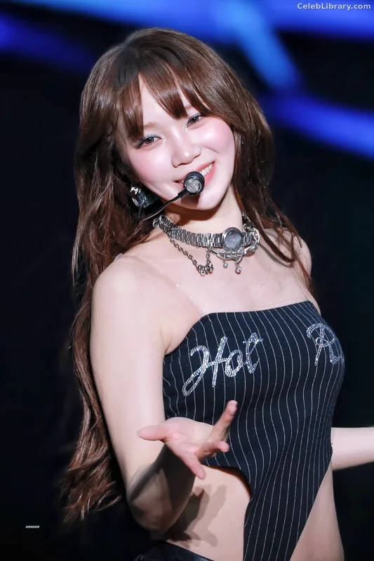 Kim Chaewon 김채원 [Le Sserafim] photo 23 of 2310