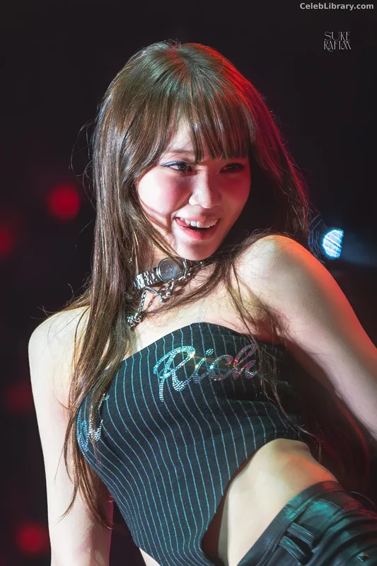 Kim Chaewon 김채원 [Le Sserafim] photo 2 of 2310