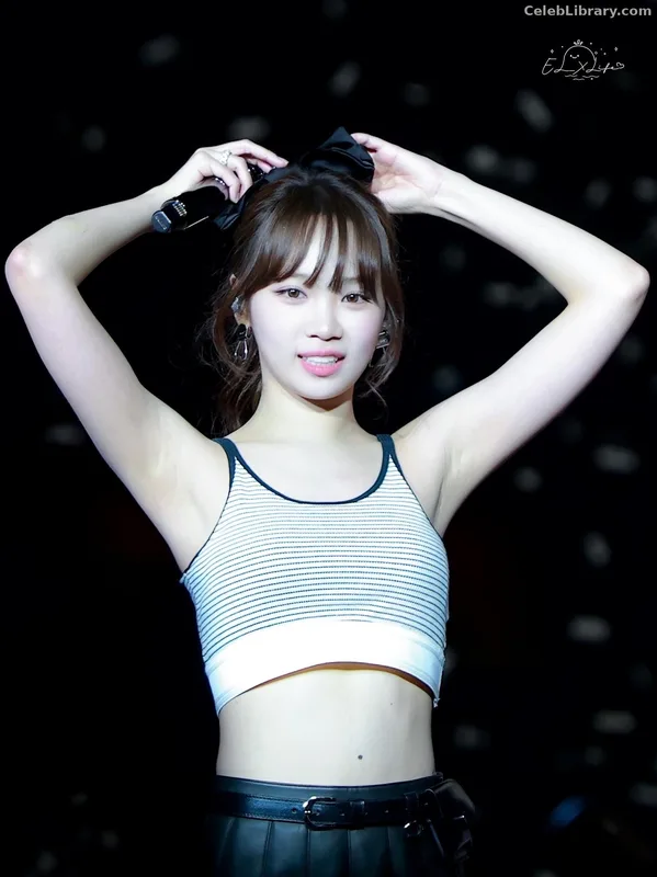 Kim Chaewon 김채원 [Le Sserafim] photo 1 of 2310