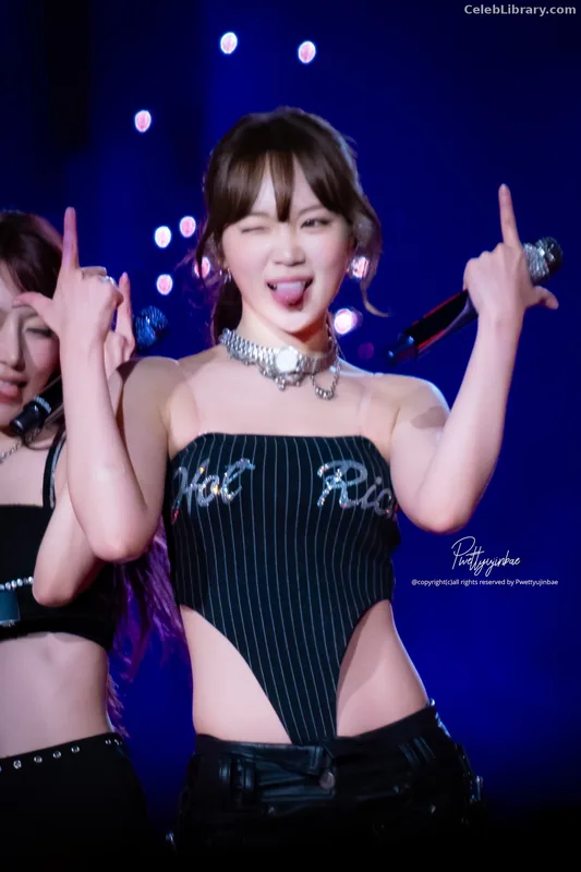 Kim Chaewon 김채원 [Le Sserafim] photo 2 of 2310