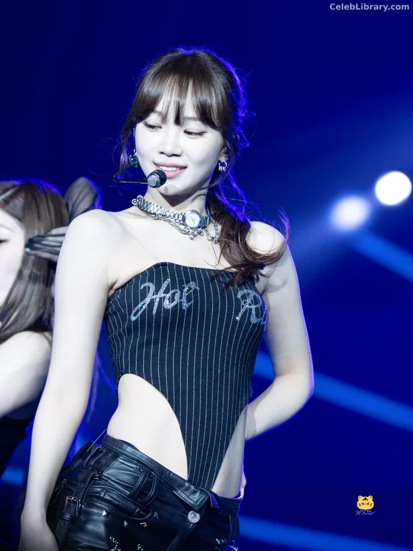 Kim Chaewon 김채원 [Le Sserafim] photo 5 of 2310