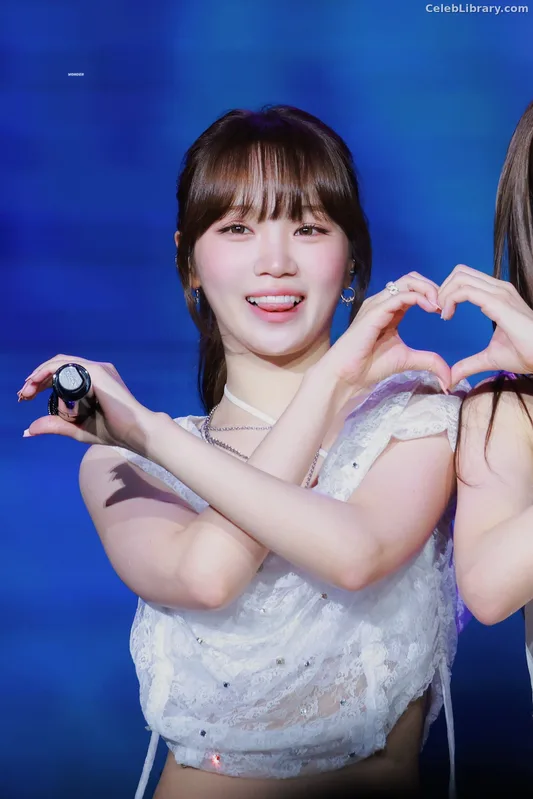 Kim Chaewon 김채원 [Le Sserafim] photo 10 of 2310