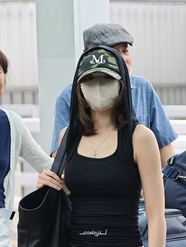 Kim Chaewon 김채원 [Le Sserafim] photo 18 of 2310
