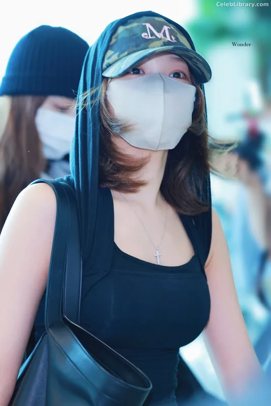 Kim Chaewon 김채원 [Le Sserafim] photo 20 of 2310