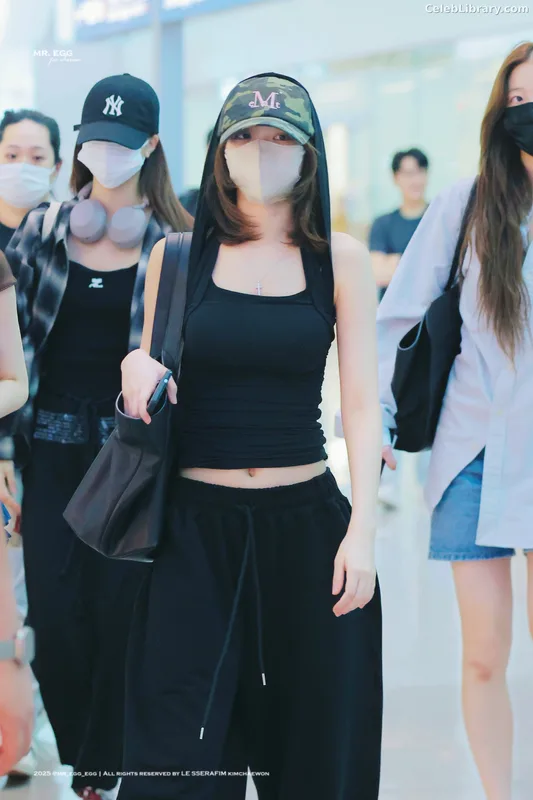 Kim Chaewon 김채원 [Le Sserafim] photo 1 of 2310