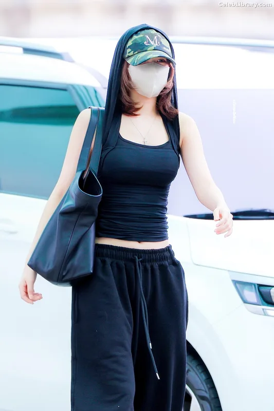 Kim Chaewon 김채원 [Le Sserafim] photo 3 of 2310