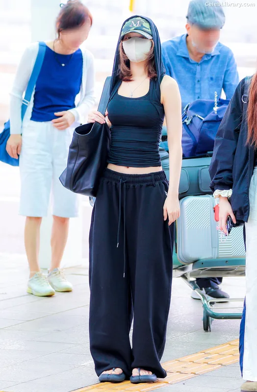 Kim Chaewon 김채원 [Le Sserafim] photo 5 of 2310