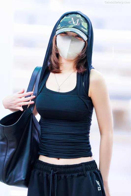 Kim Chaewon 김채원 [Le Sserafim] photo 6 of 2310