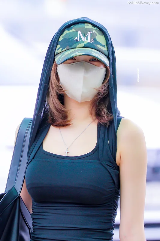 Kim Chaewon 김채원 [Le Sserafim] photo 7 of 2310