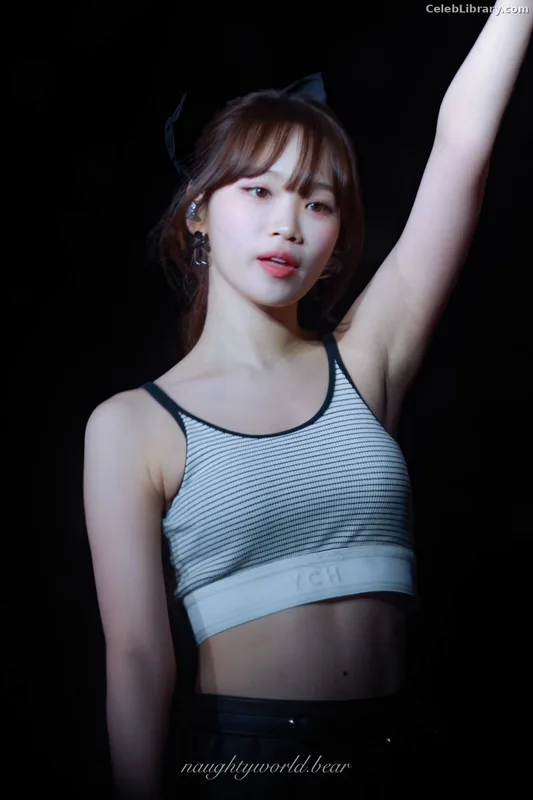 Kim Chaewon 김채원 [Le Sserafim] photo 9 of 2310