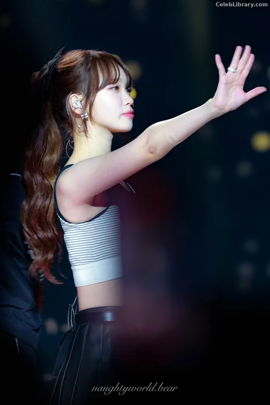 Kim Chaewon 김채원 [Le Sserafim] photo 11 of 2310
