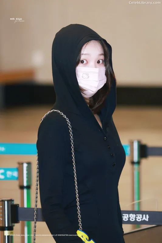 Kim Chaewon 김채원 [Le Sserafim] photo 4 of 2310
