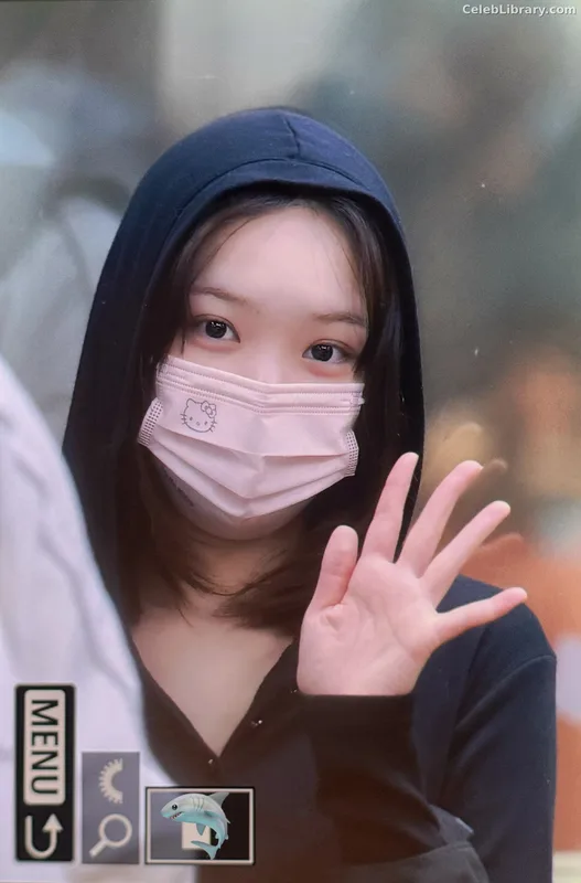 Kim Chaewon 김채원 [Le Sserafim] photo 8 of 2310
