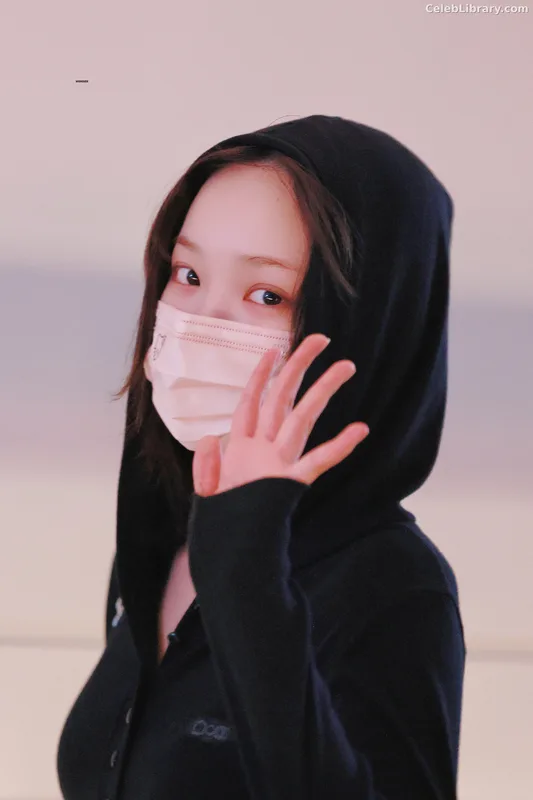 Kim Chaewon 김채원 [Le Sserafim] photo 9 of 2310