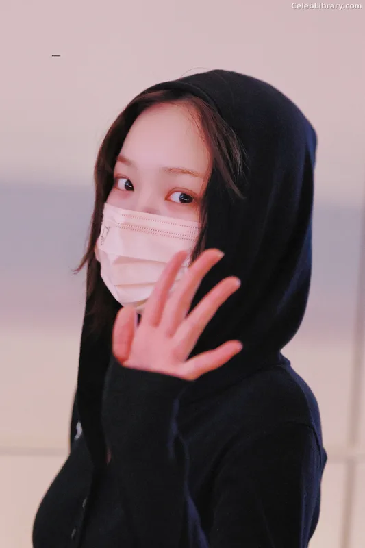 Kim Chaewon 김채원 [Le Sserafim] photo 10 of 2310