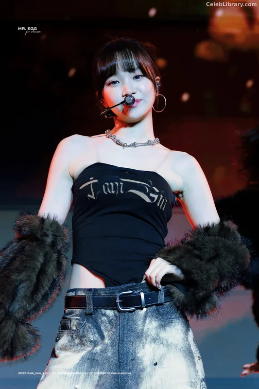 Kim Chaewon 김채원 [Le Sserafim] photo 17 of 2310