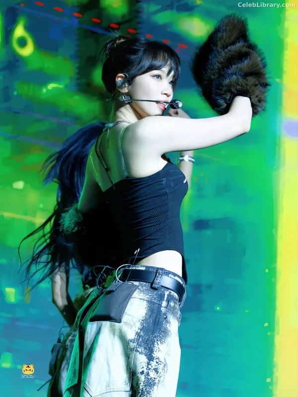 Kim Chaewon 김채원 [Le Sserafim] photo 2 of 2310