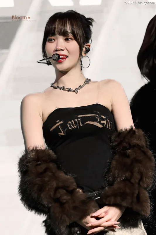 Kim Chaewon 김채원 [Le Sserafim] photo 10 of 2310