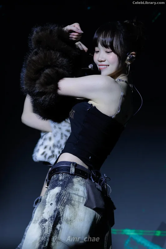 Kim Chaewon 김채원 [Le Sserafim] photo 3 of 2310