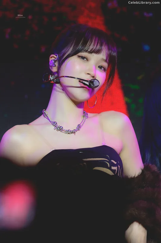 Kim Chaewon 김채원 [Le Sserafim] photo 13 of 2310