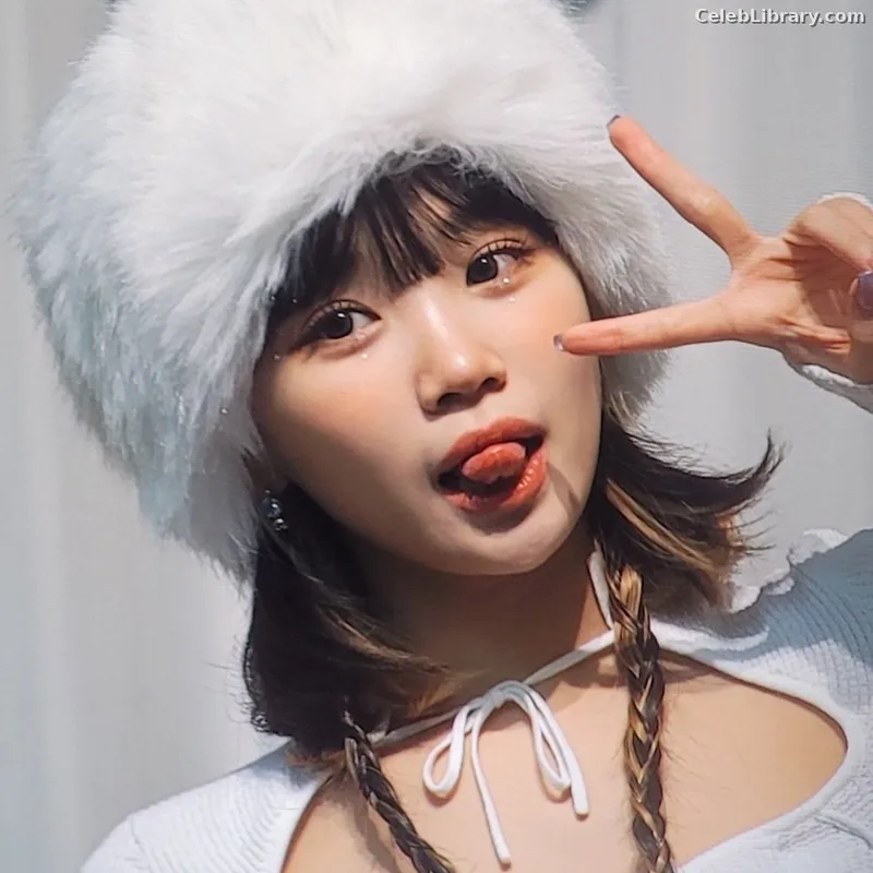 Kim Chaewon 김채원 [Le Sserafim] photo 21 of 2310
