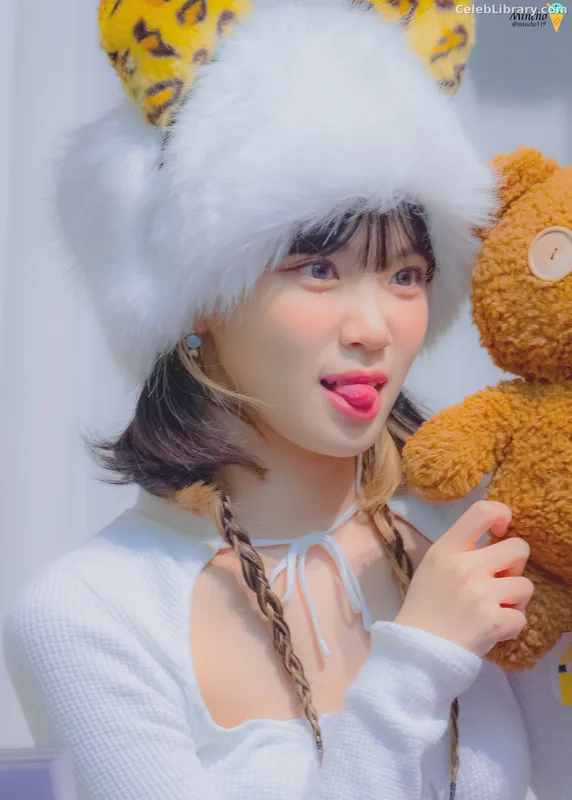 Kim Chaewon 김채원 [Le Sserafim] photo 22 of 2310