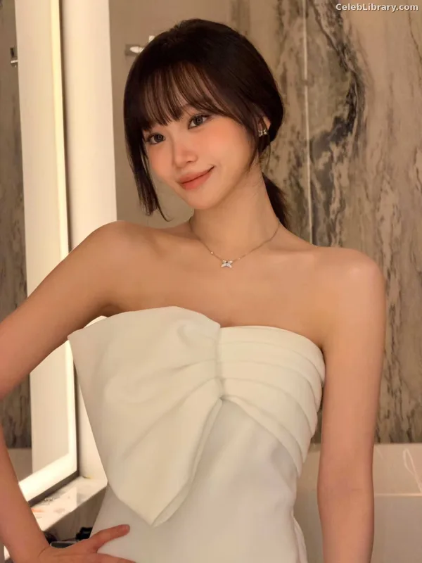 Kim Chaewon 김채원 [Le Sserafim] photo 6 of 2310
