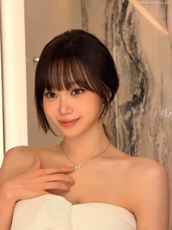 Kim Chaewon 김채원 [Le Sserafim] photo 9 of 2310