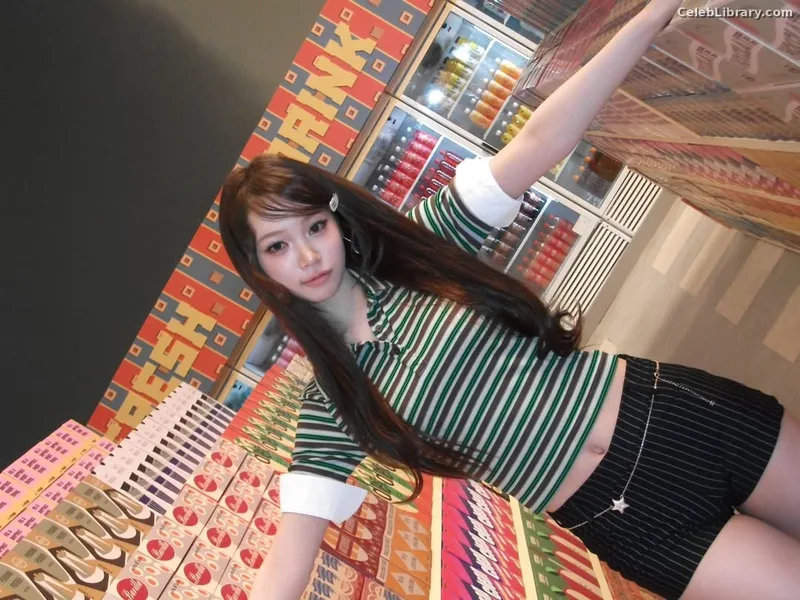 Kim Chaewon 김채원 [Le Sserafim] photo 18 of 2310