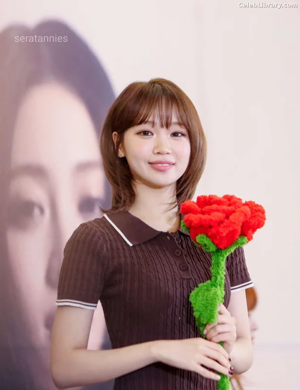 Kim Chaewon 김채원 [Le Sserafim] photo 3 of 2310
