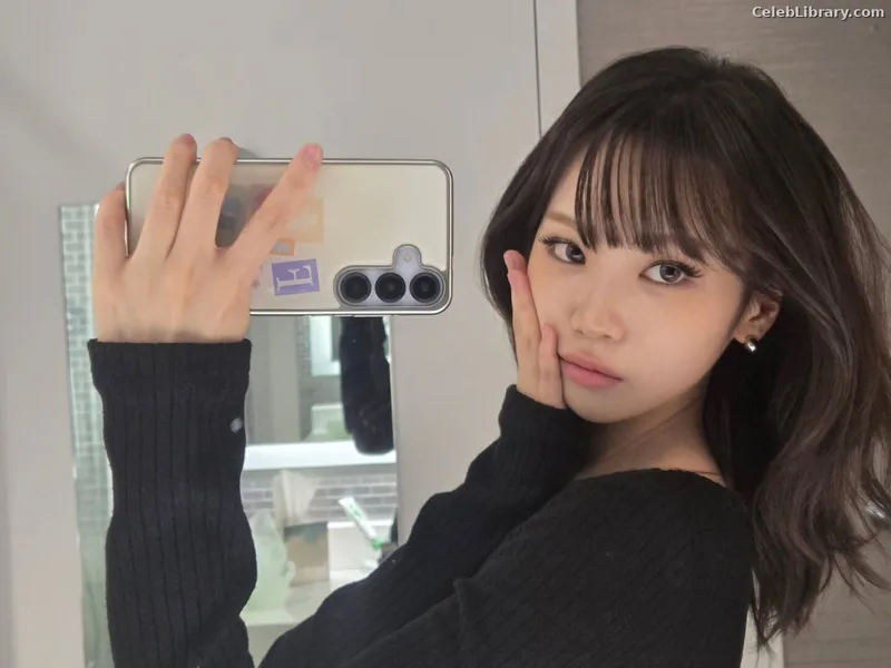 Kim Chaewon 김채원 [Le Sserafim] photo 13 of 2310