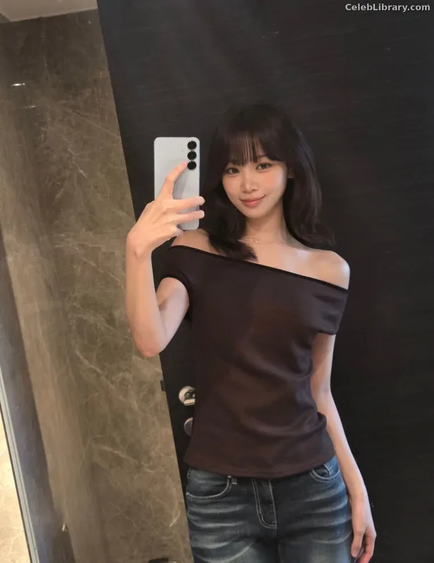 Kim Chaewon 김채원 [Le Sserafim] photo 20 of 2310