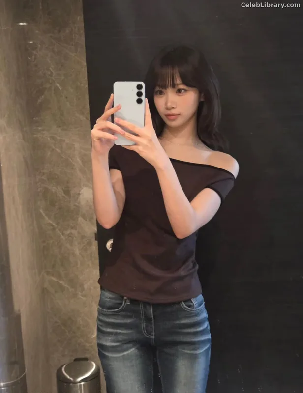 Kim Chaewon 김채원 [Le Sserafim] photo 21 of 2310