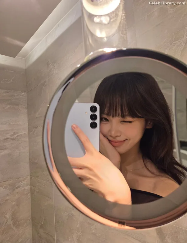 Kim Chaewon 김채원 [Le Sserafim] photo 1 of 2310