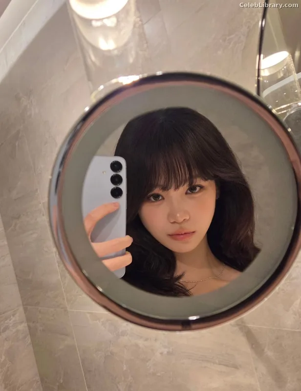 Kim Chaewon 김채원 [Le Sserafim] photo 2 of 2310