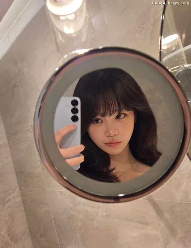 Kim Chaewon 김채원 [Le Sserafim] photo 3 of 2310