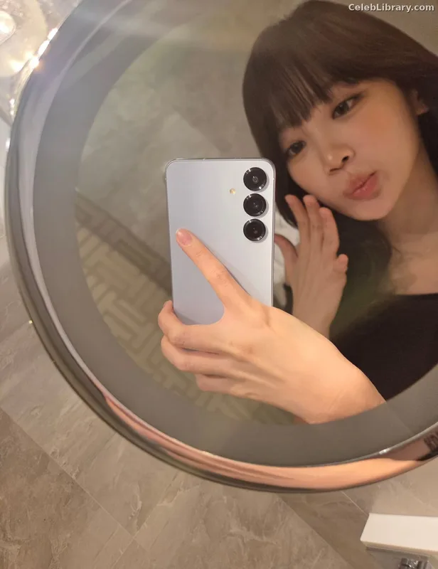 Kim Chaewon 김채원 [Le Sserafim] photo 5 of 2310